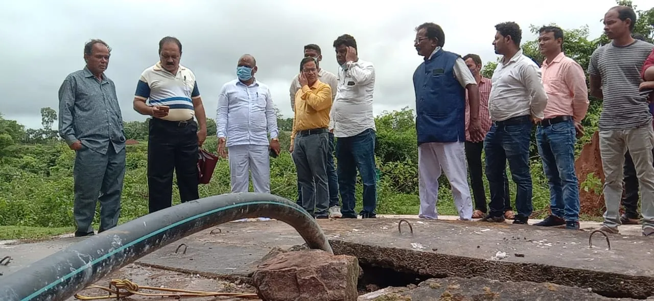  କାଶୀପୁର ଝାଡ଼ାବାନ୍ତି: ବଢ଼ି ଚାଲିଛି ଆକ୍ରାନ୍ତଙ୍କ ସଂଖ୍ୟା, ପହଞ୍ଚିଲେ ଆରଏମ୍ଆରସି ଓ ମେଡ଼ିକାଲ୍ କଲେଜ ବିଶେଷଜ୍ଞ ଦଳ