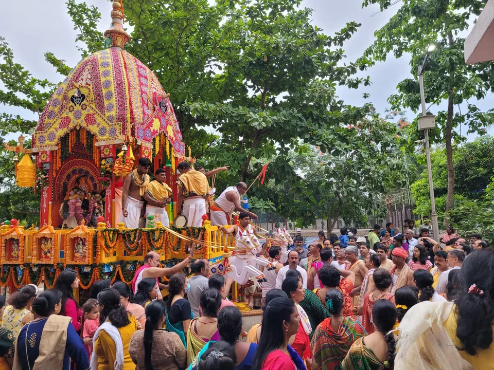  ଭୁବନେଶ୍ବର କସମୋପୋଲିସ ରେସିଡେନ୍ସିଆଲ ସୋସାଇଟିରେ ରଥଯାତ୍ରା