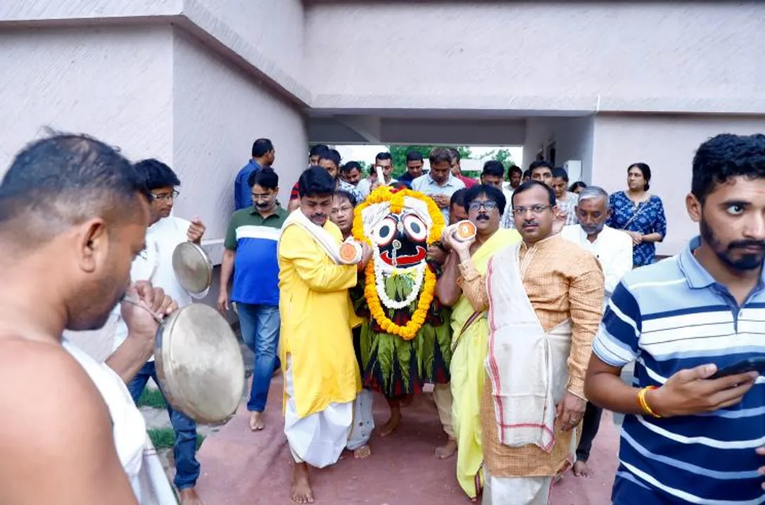  ଗୁଜୁରାଟର ଅଡାଲଜ ମନ୍ଦିରରେ ବାହୁଡ଼ା ଯାତ୍ରା