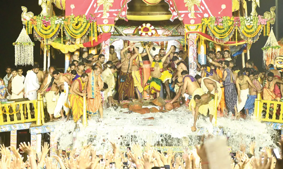 ପଣା ପ୍ରସ୍ତୁତି ପୂର୍ବରୁ ଭାଙ୍ଗିଲା ଅଧର ହାଣ୍ଡି, ବୋହିନେଲେ ଅଧର ପଣା