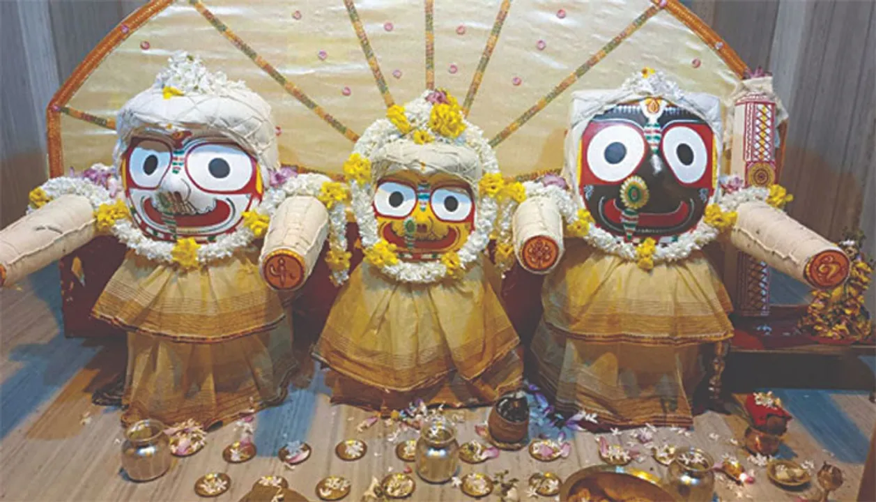  ଇମାମୀ ନଗରରେ ନବଯୌବନ ଉଭାଯାତ୍ରା ସମ୍ପନ୍ନ, ଚତୁର୍ଦ୍ଧାମୂର୍ତ୍ତିଙ୍କୁ ଦର୍ଶନ କଲେ ହଜାର ହଜାର ଶ୍ରଦ୍ଧାଳୁ