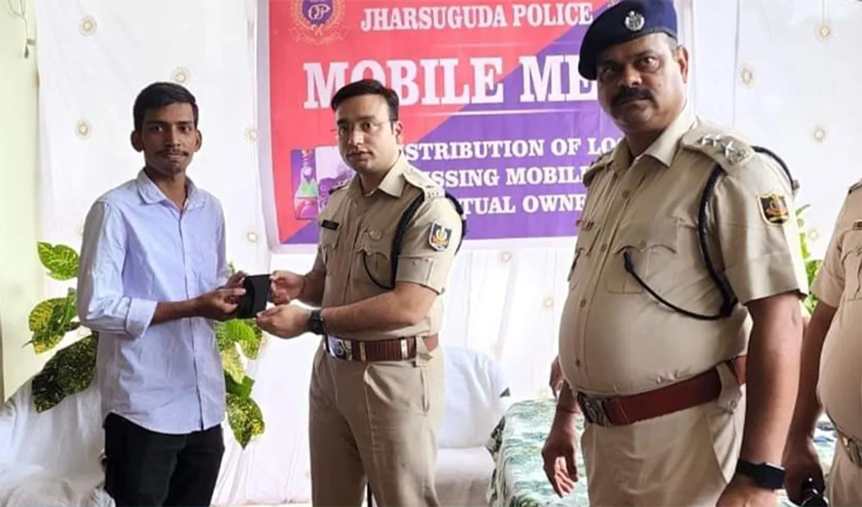  ଝାରସୁଗୁଡ଼ା ପୁଲିସ୍‌ର ମୋବାଇଲ୍ ମେଳା