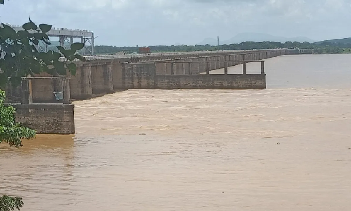  ବଢ଼ୁଛି ହୀରାକୁଦ ଜଳସ୍ତର, ମୁଣ୍ଡଳୀ‌ରେ ପ୍ରଥମ ବନ୍ୟାଜଳ