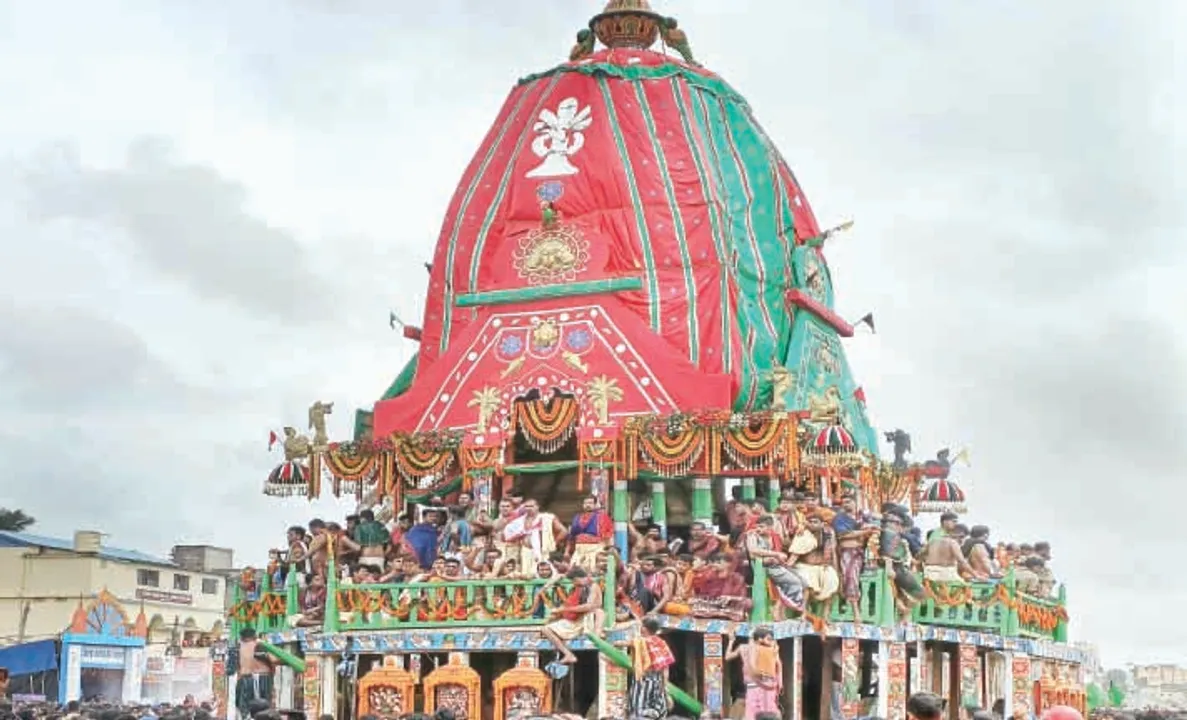  ରଥରେ କ୍ଷମତାଠୁ ଅଧିକ ସେବକ; ବ୍ୟବସ୍ଥାବଳୀକୁ ମାନିଲେନି, ଦର୍ଶନରେ ବାଧା