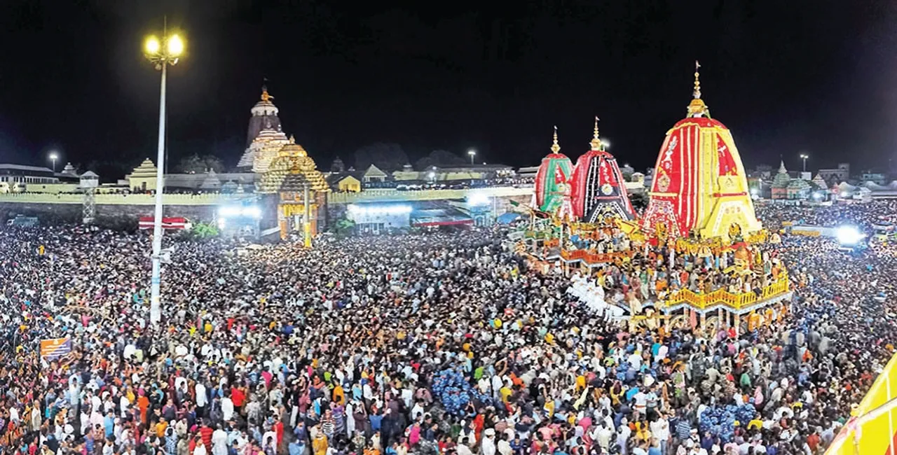  ବାହୁଡ଼ିଲେ ମହାବାହୁ: ସିଂହଦ୍ୱାରରେ ତିନି ରଥ, ଆଜି ସୁନାବେଶ