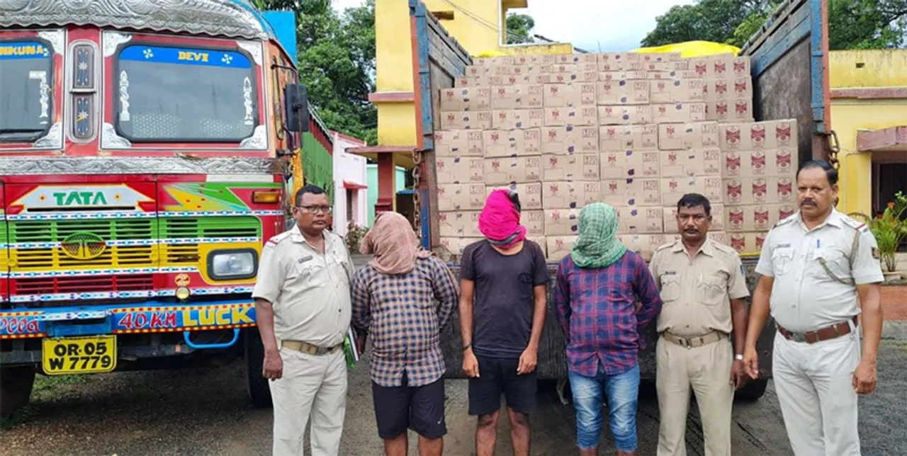  ଡ୍ରାଇଭରକୁ ବାନ୍ଧି ଟ୍ରକ୍ ଓ ବିଦେଶୀ ମଦ ଲୁଟ୍ ଘଟଣା, ୩ ଗିରଫ