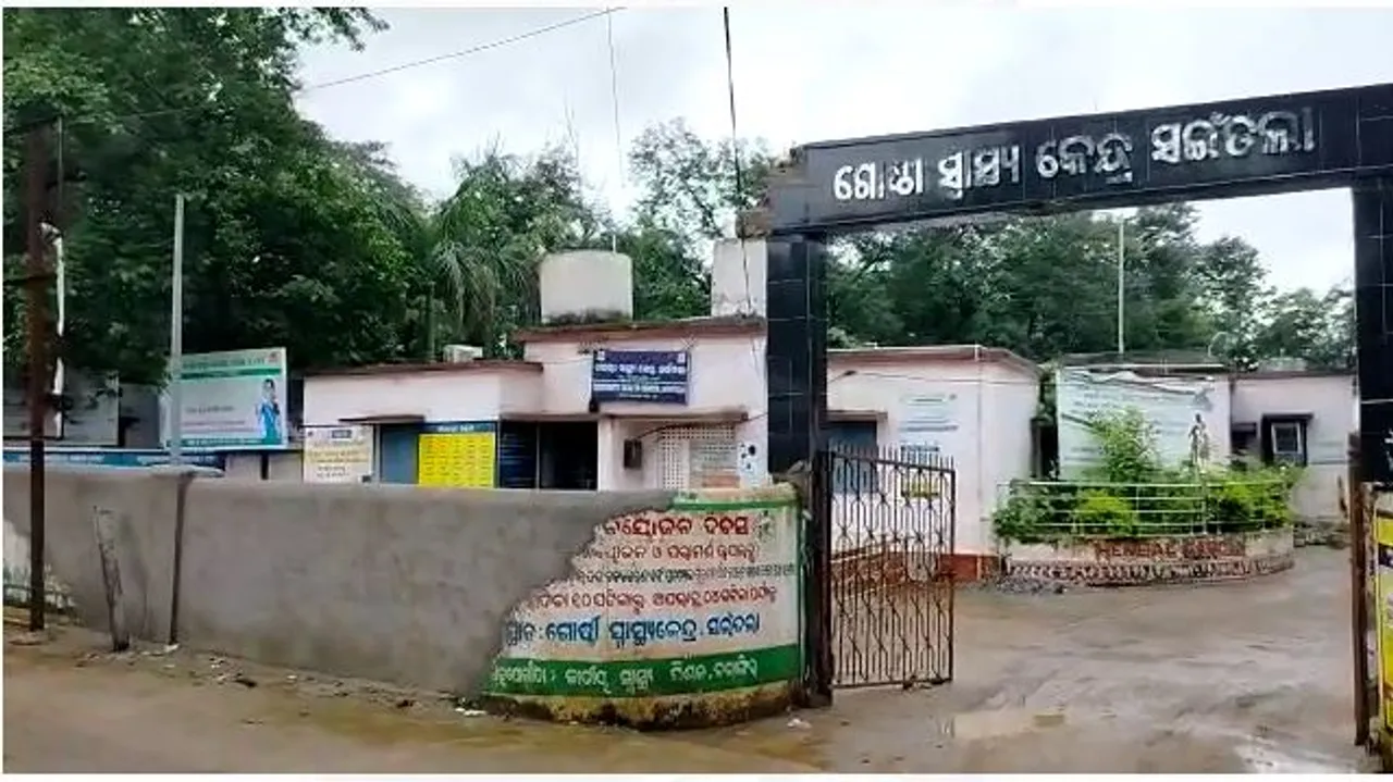  ବନ୍ୟାରେ ଭାସୁଥିବା କାଠ ଆଣିବାକୁ ଉଦ୍ୟମ କରୁଥିଲେ ଯୁବକ, ଭସାଇ ନେଲା ପାଣି