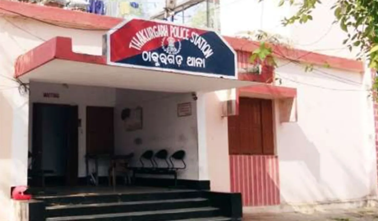  ବନ କର୍ମଚାରୀଙ୍କ ମାଡ଼ରେ ୩ ଆହତ, ଥାନାରେ ଅଭିଯୋଗ