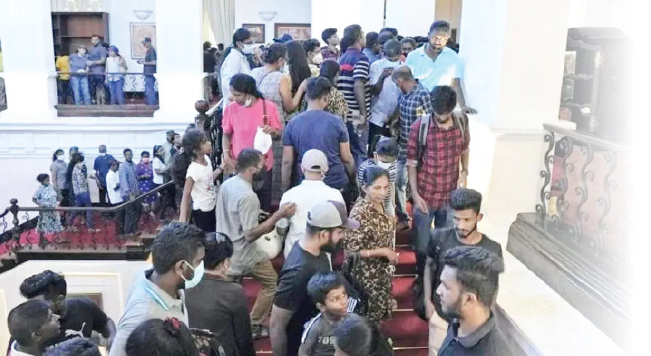  ଶ୍ରୀଲଙ୍କା ସଂଙ୍କଟ: ‘ସେମାନେ ‌ଉପଭୋଗ କଲେ, ଆମେ ଭୋଗିଲୁ’