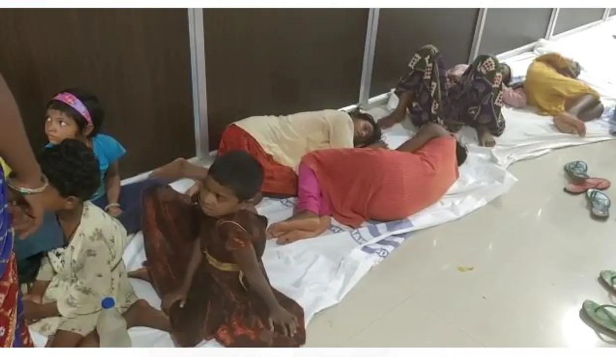  ମଧ୍ୟାହ୍ନ ଭୋଜନ ଖାଇ ୭୦ରୁ ଅଧିକ ଛାତ୍ରୀ ଅସୁସ୍ଥ, ୫ ଗୁରୁତରଙ୍କୁ ଆର୍‌ଜିଏଚ୍‌ ସ୍ଥାନାନ୍ତର