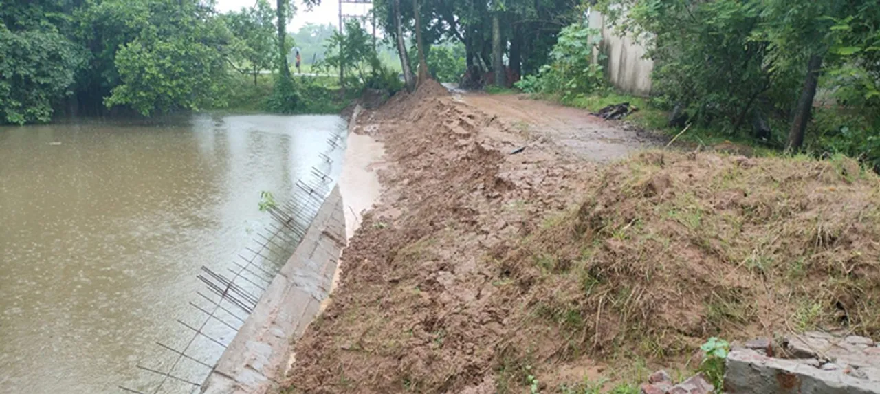  ୩ଶହ ଫୁଟର ଗାର୍ଡ ୱାଲ ଧସିଗଲା