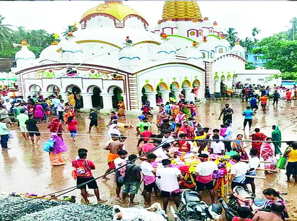  ବାବା ଚନ୍ଦନେଶ୍ବରଙ୍କୁ ଜଳଲାଗି କଲେ ୩୦ ହଜାର କାଉଡ଼ିଆ