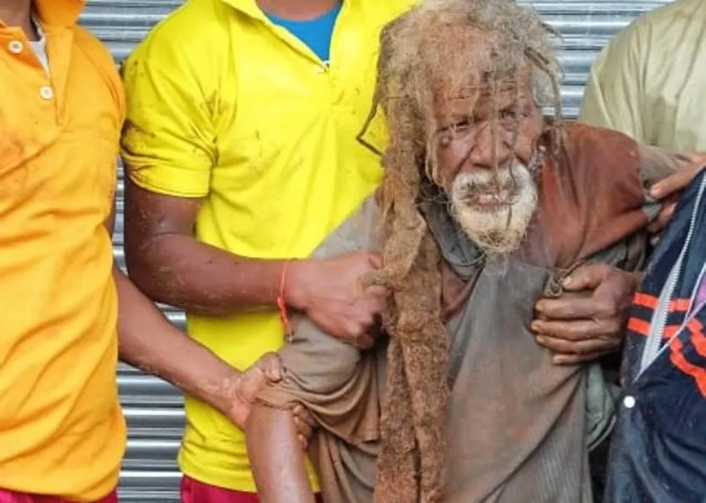  ଲଗାଣ ବର୍ଷାରେ ଭୁଶୁଡ଼ିଲା ଘର: ଛାତ ତଳେ ଚାପି ହୋଇଗଲେ ବୃଦ୍ଧ