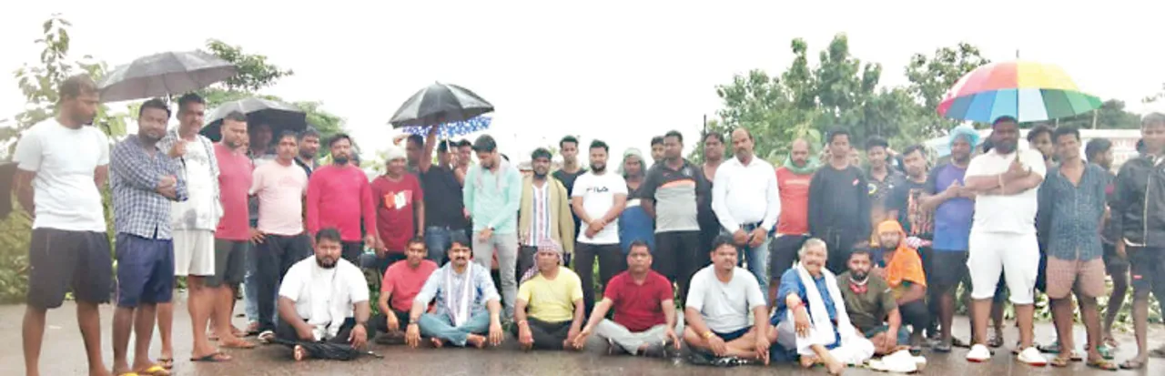  ଦୁର୍ଘଟଣାଗ୍ରସ୍ତ ଯୁବକଙ୍କ ମୃତ୍ୟୁକୁ ନେଇ ତୁମୁଳକାଣ୍ଡ , ବାରଙ୍ଗ-ପିତାପଲ୍ଲୀ ରାସ୍ତା ଅବରୋଧ