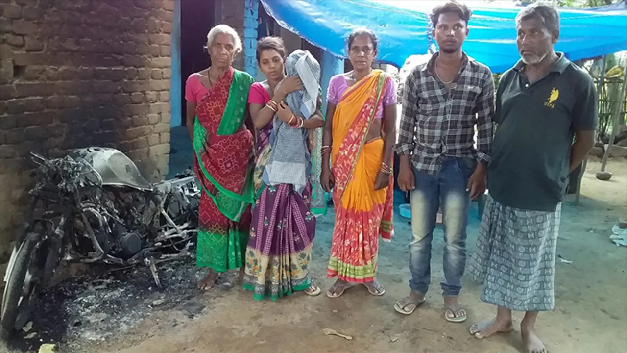  ସ୍ତ୍ରୀକୁ ନେଇ ବୃଦ୍ଧ ଫେରାର: ବୃଦ୍ଧଙ୍କ ଘର ଜାଳିଦେଲେ ସ୍ବାମୀ