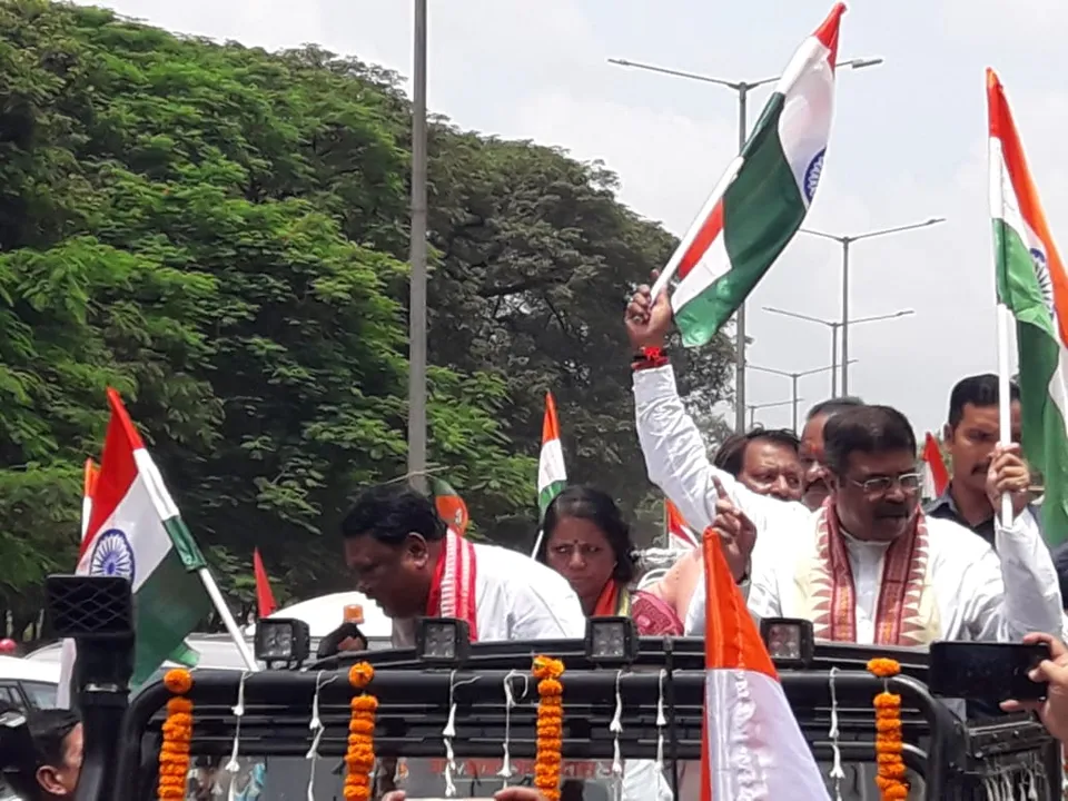  ରାଉରକେଲା: ତ୍ରିରଙ୍ଗା ଶୋଭାଯାତ୍ରା‌ରେ କେନ୍ଦ୍ର ଶିକ୍ଷା ମନ୍ତ୍ରୀ ଧର୍ମେନ୍ଦ୍ର ପ୍ରଧାନ ଓ ସାଂସଦ ଜୁଏଲ ଓରାମ