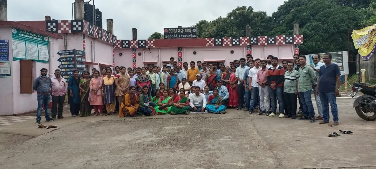  ଦେଶ ପାଳୁଛି ୭୫ ତମ ସ୍ବାଧୀନତା ଦିବସ; ଆଜି ବି ସୁଗାମାହା ଗାଁକୁ ରାସ୍ତା ନାହିଁ, ରୋଗୀଙ୍କୁ ଖଟିଆ ଓ ଦୋଳା ଭରସା
