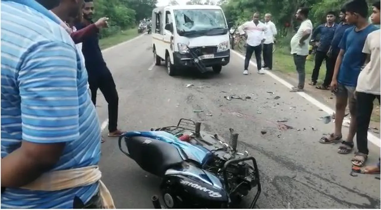  ପିକ୍‌ଅପ୍‌ ଭ୍ୟାନ୍‌ ଧକ୍କାରେ ବାଇକ ଚୁରମାର, ବାଇକ୍‌ ଆରୋହୀ ଗୁରୁତର