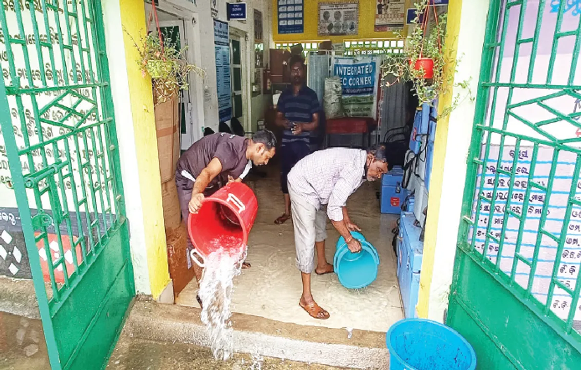  ଚନ୍ଦନପୁର ଗୋଷ୍ଠୀ ସ୍ବାସ୍ଥ୍ୟକେନ୍ଦ୍ରରେ ପଶିଲା ନାଳ ପାଣି