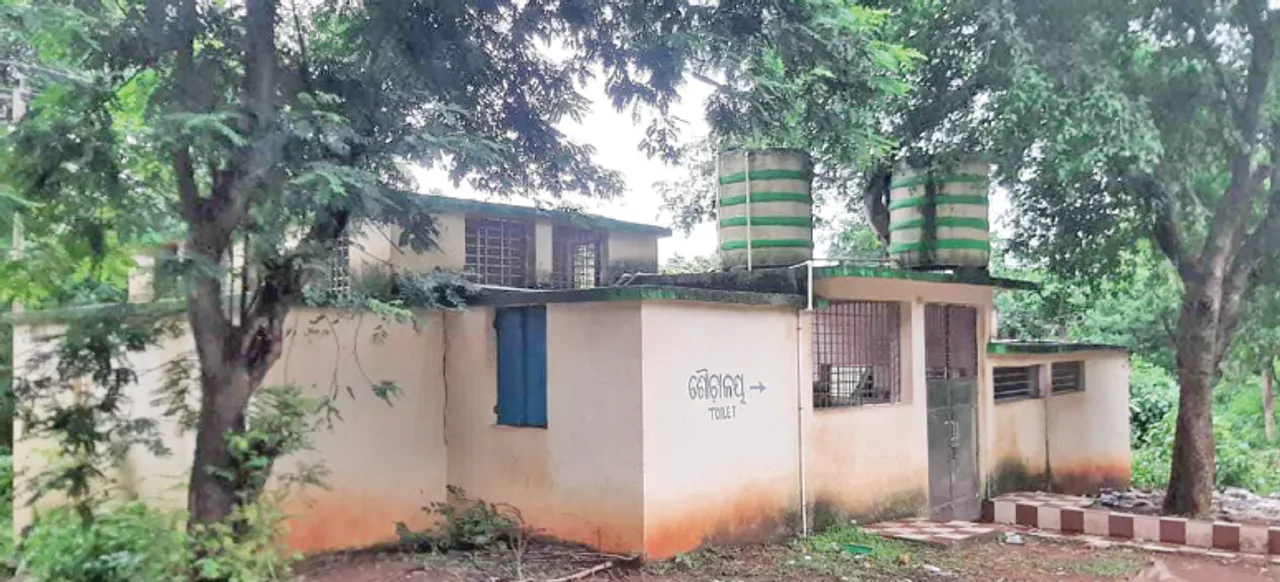  ଅବହେଳିତ ଅବସ୍ଥାରେ କପିଳାସ ପୀଠ: କାମରେ ଆସୁନି ଶୌଚାଳୟ, ଅସୁବିଧାର ସମ୍ମୁଖୀନ ହେଉଛନ୍ତି ଭକ୍ତ