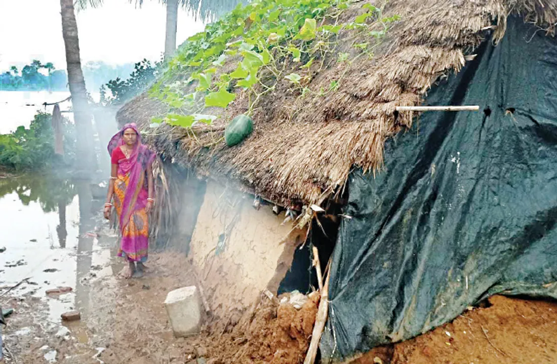  ଯାଜପୁର ବନ୍ୟା ଅଞ୍ଚଳରେ ଭିନ୍ନ ଚିତ୍ର: ୬୪ ହଜାର ଘର ବାଣ୍ଟିଲେ, ତଥାପି ମାଳମାଳ ଝୁମ୍ପୁଡ଼ି