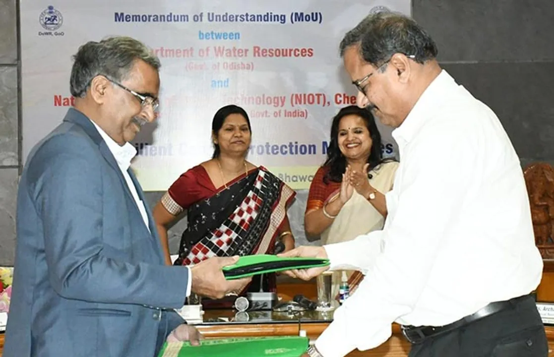  ତଟ ସୁରକ୍ଷା ଓ ଲୁଣି ବନ୍ଧ ସୁଦୃଢ଼ୀକରଣ ପାଇଁ ଏମ୍ଓୟୁ