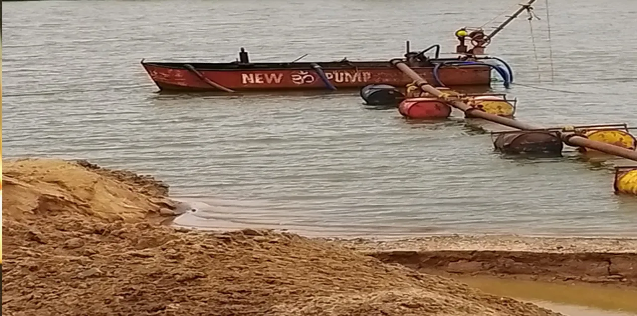  ମାଫିଆଙ୍କ ନୂଆଫଣ୍ଡା: ଭରା ନଈରୁ ଶୋଷି ନେଉଛନ୍ତି ବାଲି