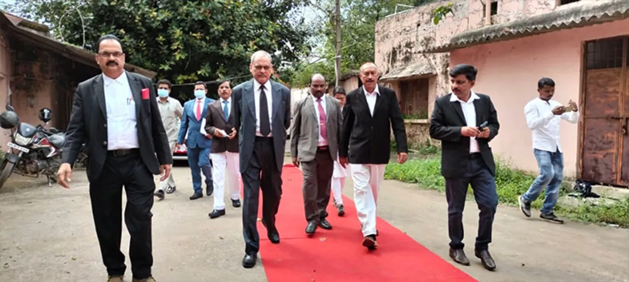  ଜଷ୍ଟିସ୍ ବିଶ୍ବଜିତ ମହାନ୍ତିଙ୍କ ଝାରସୁଗୁଡ଼ା ଗସ୍ତ  