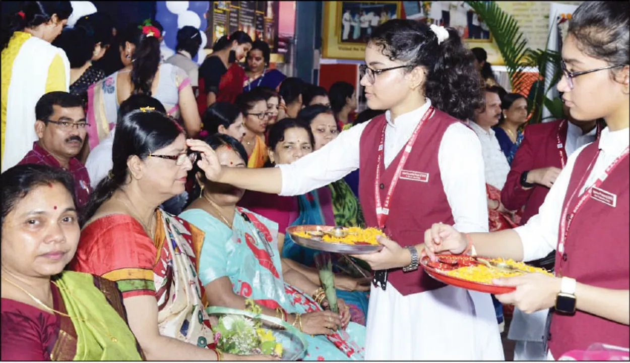  ଚନ୍ଦ୍ରଶେଖରପୁର ଡିଏଭି ସ୍କୁଲରେ ଗୁରୁ ପୂଜନ 