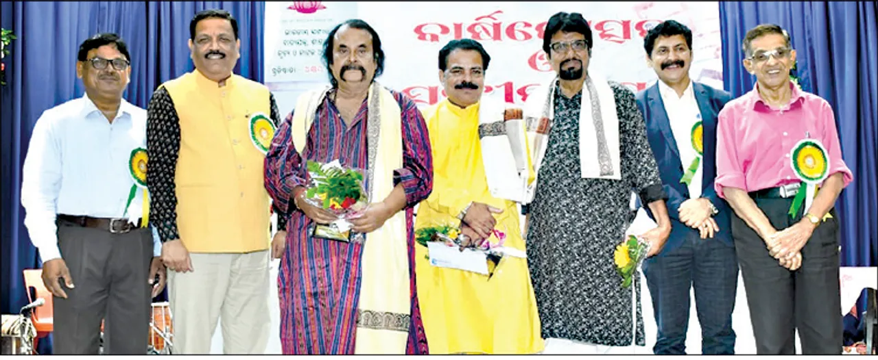  ମହେନ୍ଦ୍ର ଓ ଶୀର୍ଷାନନ୍ଦଙ୍କୁ ମୂର୍ଚ୍ଛନା ସମ୍ମାନ