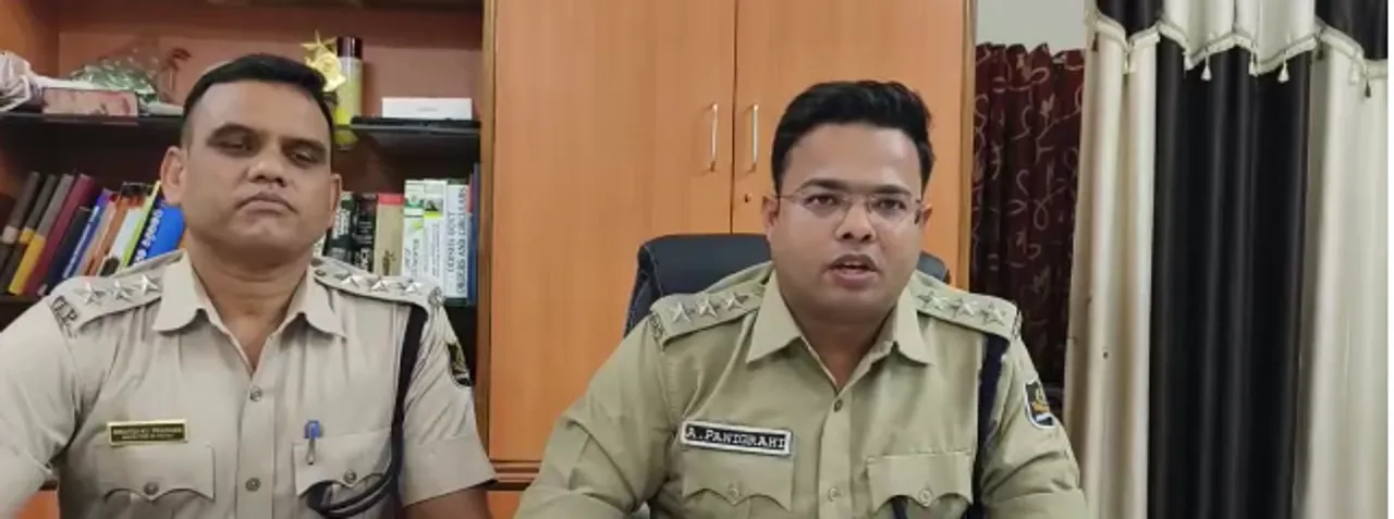  ଜୁଆ ଆଡ୍ଡାରେ ଚଢ଼ାଉ: ଲକ୍ଷାଧିକ ଟଙ୍କା ଜବତ, ୨୭ ଅଟକ