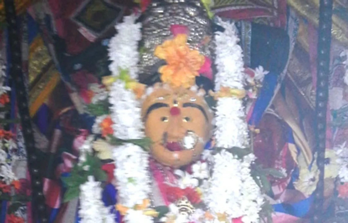  ବାଲିହରଚଣ୍ତୀଙ୍କ ପୀଠରେ ଷୋଳ ପୂଜା: ମହାଲକ୍ଷ୍ମୀଙ୍କ ବେଶରେ ଦର୍ଶନ ଦେଲେ ମା’