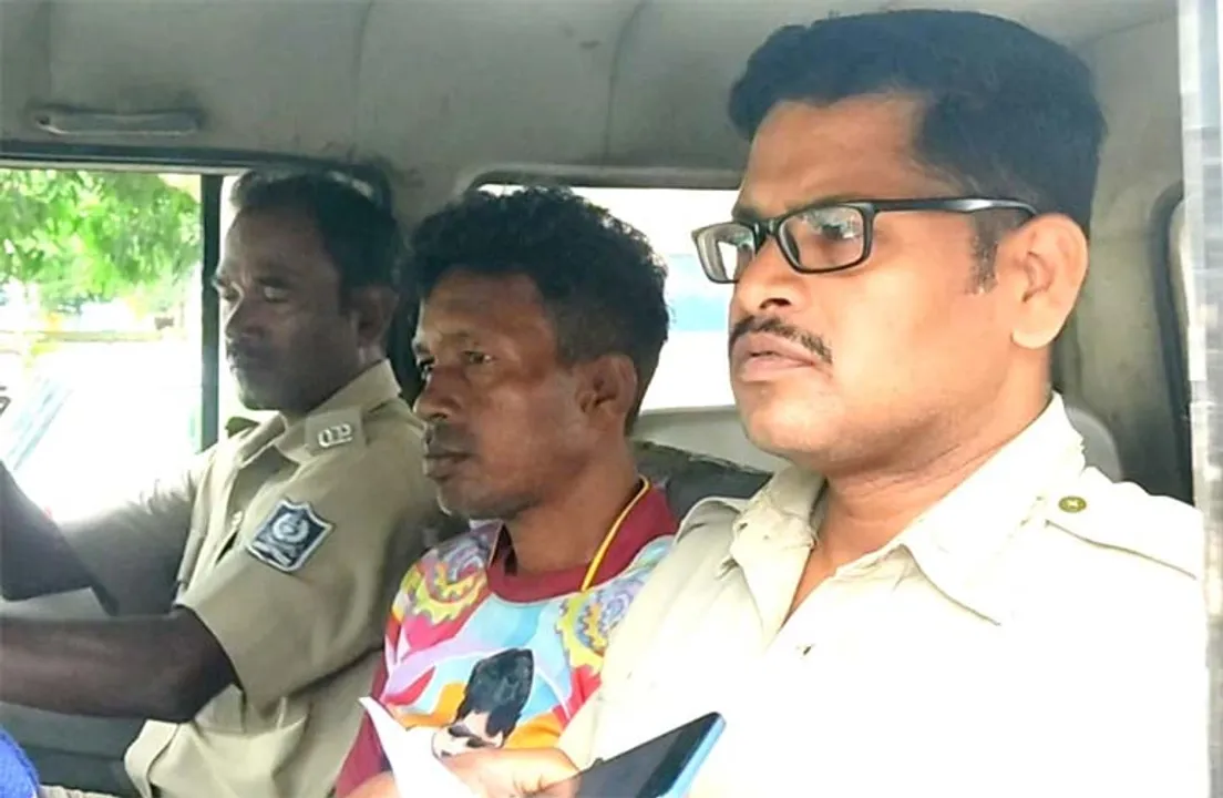  ବାପାର ଛୁରି ଆକ୍ରମଣରେ ପୁଅ ଗୁରୁତର