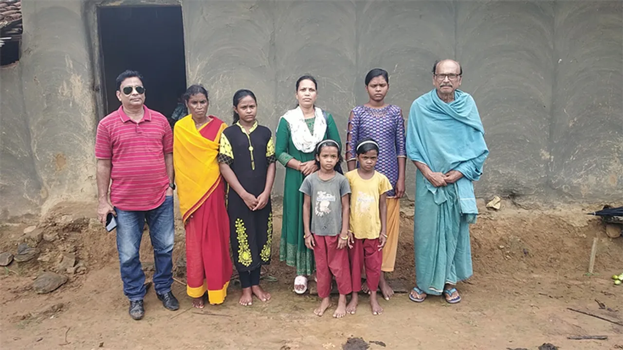  ଅସହାୟ ପରିବାରର କରୁଣ କାହାଣୀ