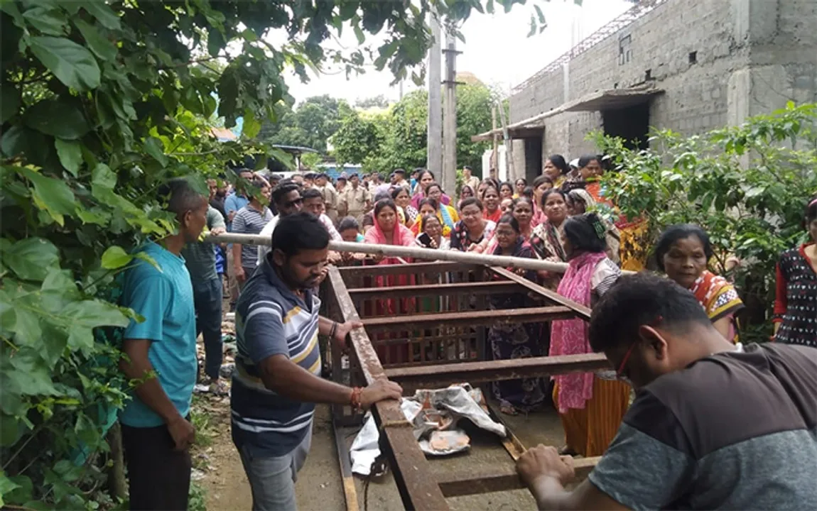  ଜବରଦଖଲ ଉଚ୍ଛେଦ ବେଳେ ବୁର୍ଲାରେ ଉତ୍ତେଜନା