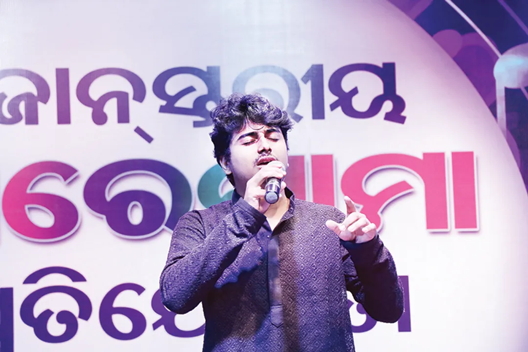  ଜୋନ୍‌ସ୍ତରୀୟ ବିତର୍କ, ସାରେଗାମା ପ୍ରତିଯୋଗିତା: ୯ଟି ଜୋନ୍‌ରେ ଭାଗନେଲେ ୯୦୪