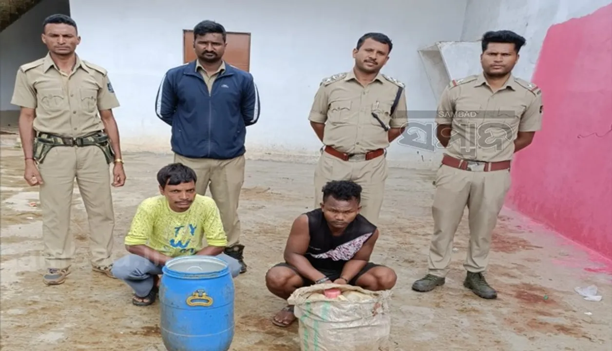 ଅବକାରୀ ଚଢ଼ଉ: ଦୁଇ ଗିରଫ ସହ ବିପୁଳ ପରିମାଣର ମଦ ନଷ୍ଟ
