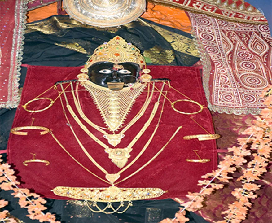  ମହାଷ୍ଟମୀରେ ମହାମାୟା,ପାଟଣେଶ୍ବରୀଙ୍କୁ ସୁନାବେଶ