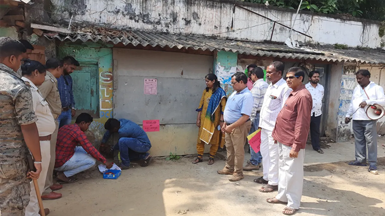  ଏନ୍‌ଏସିର କଡ଼ା ଆଭିମୁଖ୍ୟ: ୩ ଦୋକାନରୁ ଲକ୍ଷାଧିକ ଟଙ୍କା ବାକି ଭଡ଼ା ଆଦାୟ, ୨ ଦୋକାନ ସିଲ୍