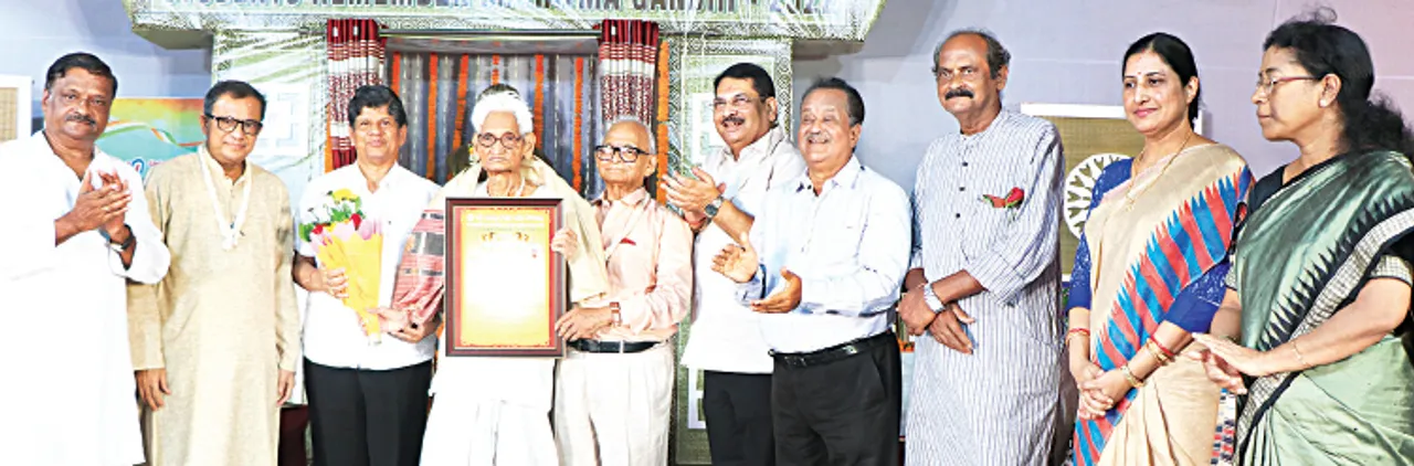  ବିନା କାରିଗରି ଜ୍ଞାନକୌଶଳରେ ଭାରତକୁ ଯୋଡ଼ି ପାରିଥିଲେ ଗାନ୍ଧୀଜୀ: ସୌମ୍ୟରଞ୍ଜନ