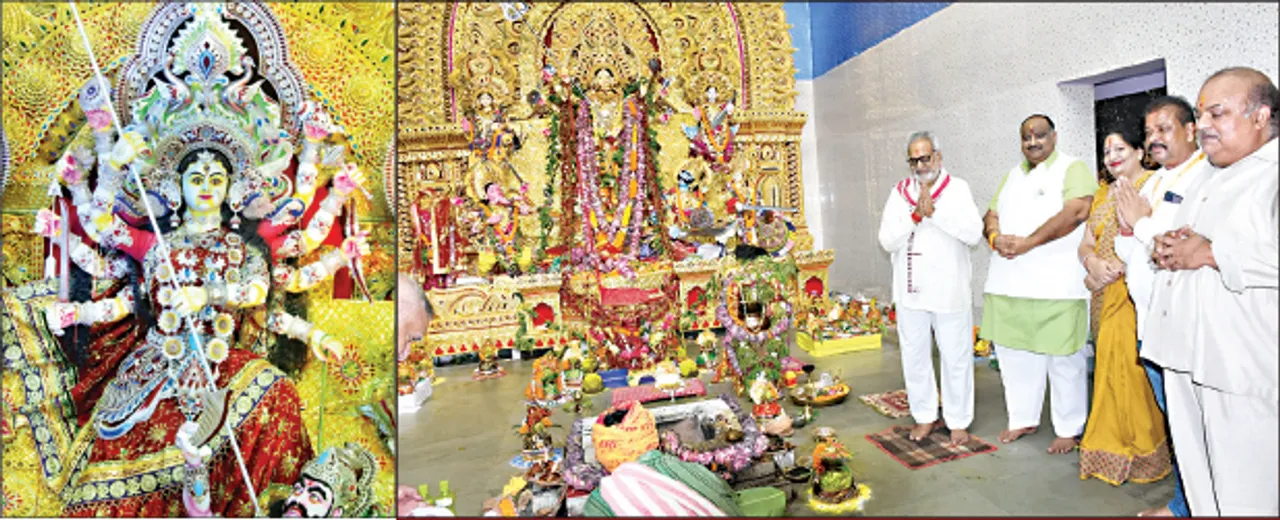  ଲକ୍ଷ୍ମୀସାଗର, ଝାରପଡ଼ା ଦୁର୍ଗାପୂଜା ମଣ୍ଡପରେ ରାଜ୍ୟପାଳ ପ୍ରଫେସର ଗଣେଶୀ ଲାଲ୍‌ ମା’ଙ୍କ ଦର୍ଶନ କରୁଛନ୍ତି` 