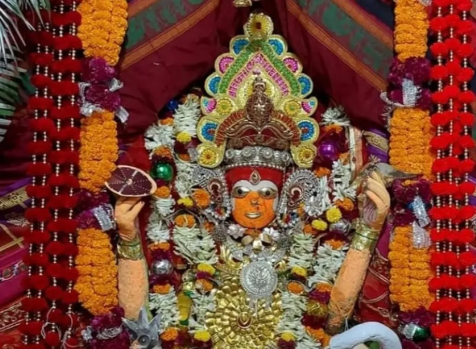  ତୃତୀୟ ଦିନରେ ରାଜ ରାଜେଶ୍ୱରୀ ବେଶରେ ପୂଜା ପାଇଲେ ମା ଭଦ୍ରକାଳୀ