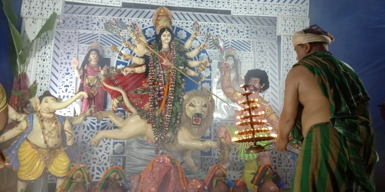  ପ୍ରବଳ ବର୍ଷାକୁ ନାହିଁ ଡର; ମା’ଙ୍କ ପୂଜା ପାଇଁ ଏହି ସହର ଉତ୍ସବମୁଖର