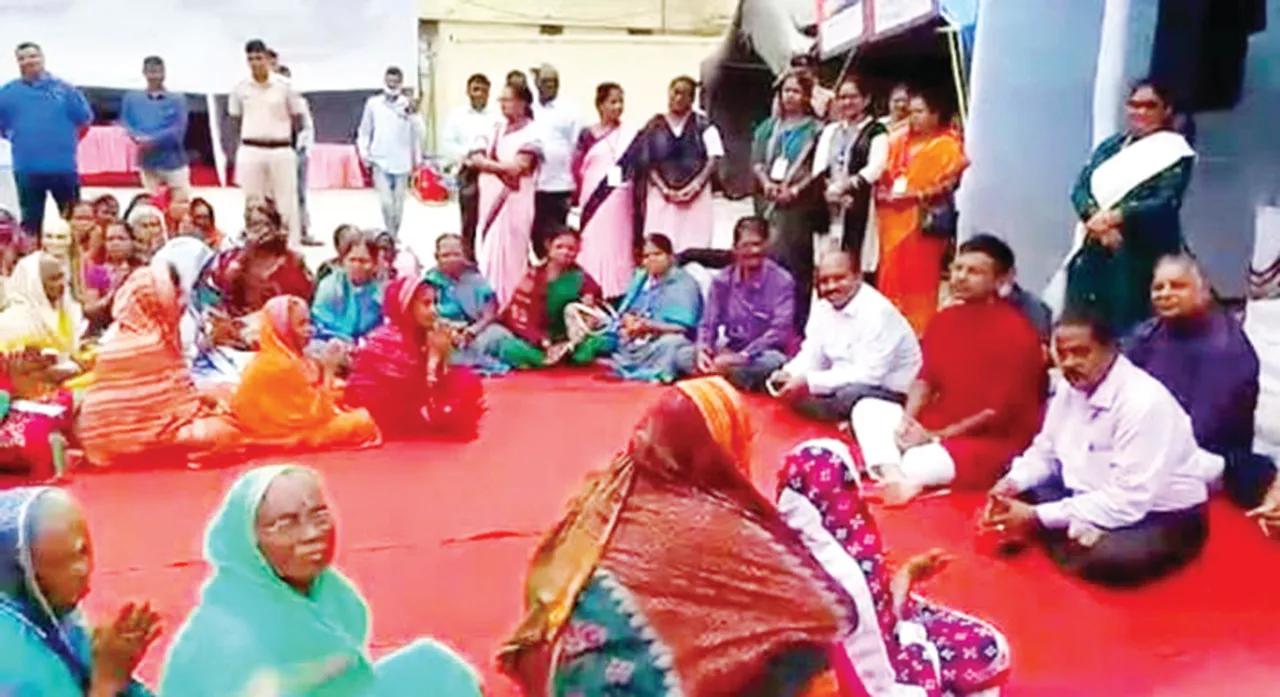  ହବିଷ୍ୟାଳୀ ଶିବିରରେ ‘ନବୀନ ଭଜନ’, ନଷ୍ଟ ହେଉଛି ଆଧ୍ୟାତ୍ମିକ ପରିବେଶ