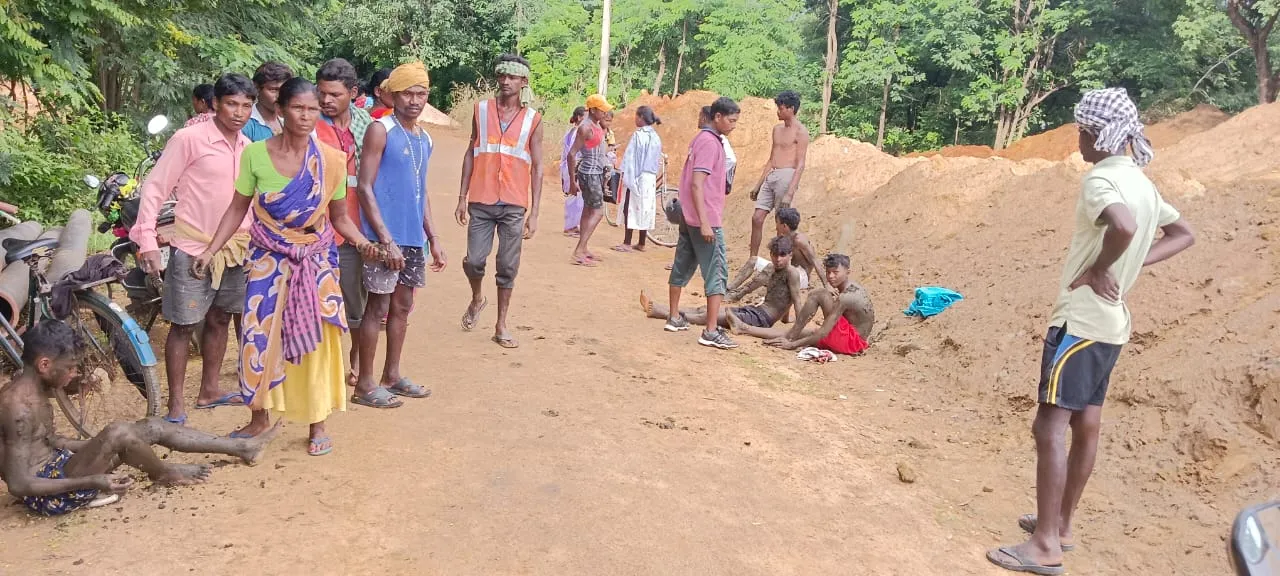  ଫୁଟବଲ୍‌ ଖେଳ ବେଳେ ବଜ୍ରପାତ; ୨ ଖେଳାଳି ମୃତ, ୨୫ ଆହତ
