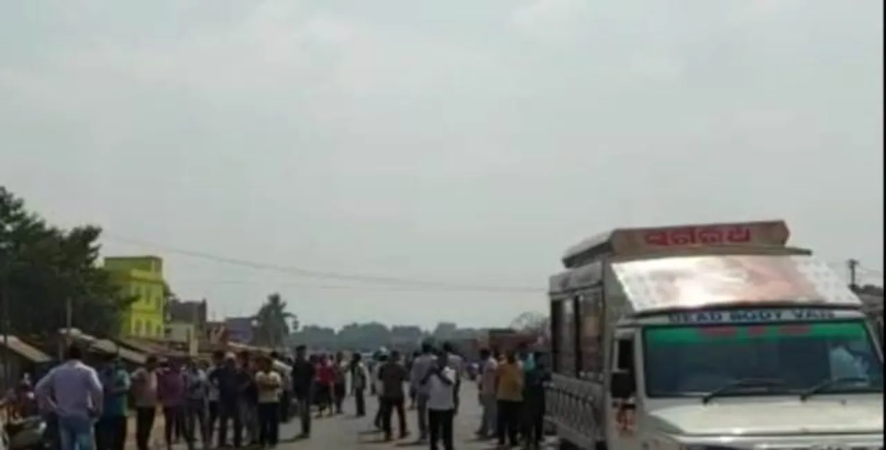  ବାଇକ୍‌ ଉପରେ ଚଢ଼ିଗଲା ଟ୍ରକ୍‌, ଦୁର୍ଘଟଣାରେ ୪ ମୃତ