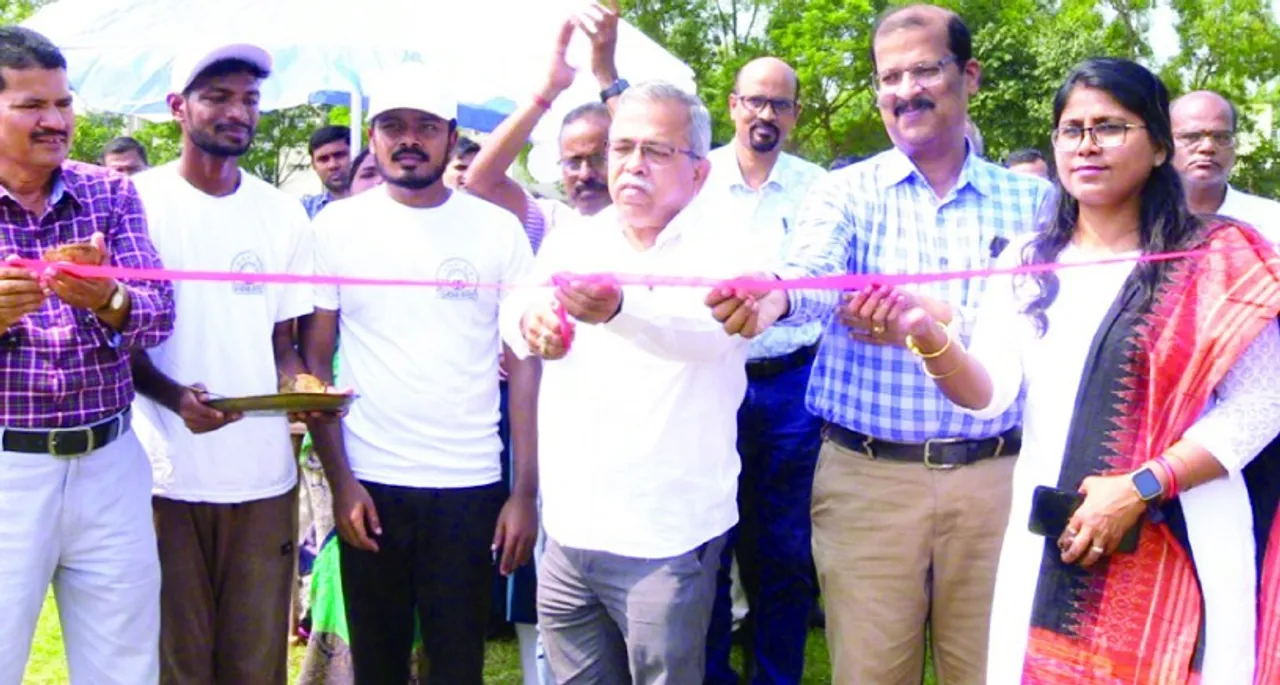  ଏଫ୍‌ଏମ୍‌ୟୁ ପକ୍ଷରୁ ଗ୍ରାମୀଣ ଫୁଟ୍‌ବଲ୍‌ ଟୁର୍ଣ୍ଣାମେଣ୍ଟ