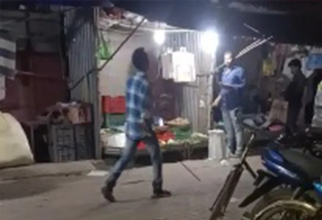  ପୁଣି ଗୋଷ୍ଠୀ ସଂଘର୍ଷ ରାସ୍ତାରେ ବୁଲିଲା ଖଣ୍ଡା