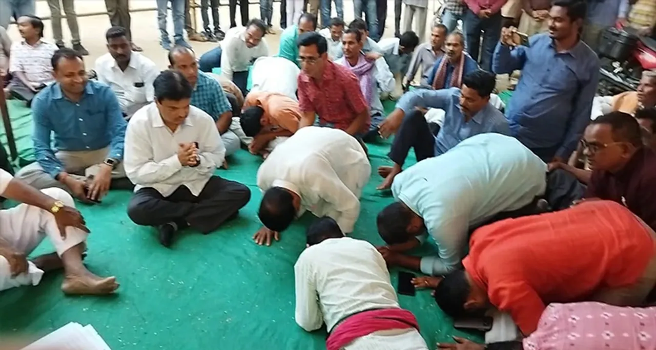  ପଦ୍ମପୁର ଉପନିର୍ବାଚନ:ସର୍ବଦଳୀୟ ବୈଠକ ଫେଲ୍‌,ନାମାଙ୍କନ ନ କରିବାକୁ ମୁଣ୍ଡିଆ ମାରିଲେ ଚାଷୀ 