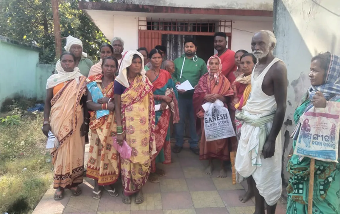  ଭତ୍ତା ପାଇଁ ବୁଢ଼ାବୁଢ଼ୀ ବିଡିଓଙ୍କ ଦ୍ୱାରସ୍ଥ